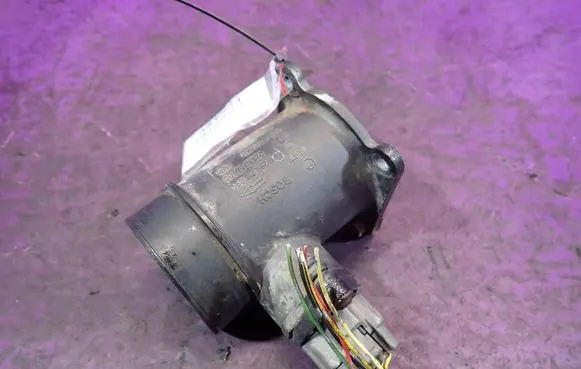 Nissan Almera Tino Mass air flow meter 
