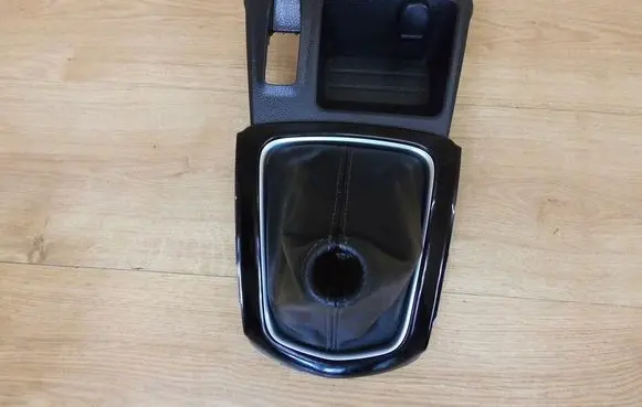 Nissan Qashqai Gear shifter surround trim plastic 969XCHV00A