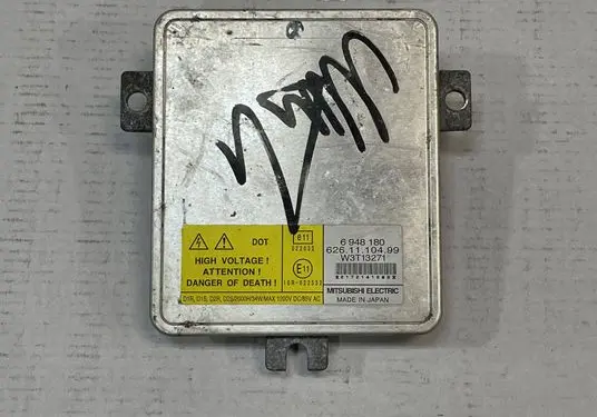 Volvo V70 Xenon control unit/module 6948180 6261110499 W3T13271