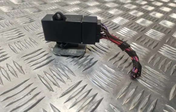 Volkswagen Amarok Seat heating relay 6R0959772A