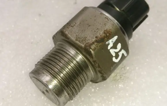 Fuel pressure sensor