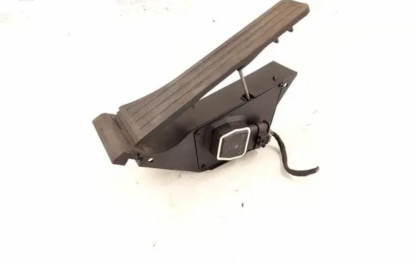 Mercedes-Benz E W212 Accelerator throttle pedal 4513000000 2223001000