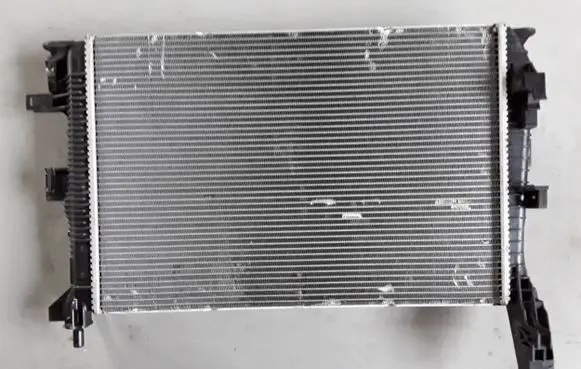 Ford Focus Coolant radiator DV618C342WE