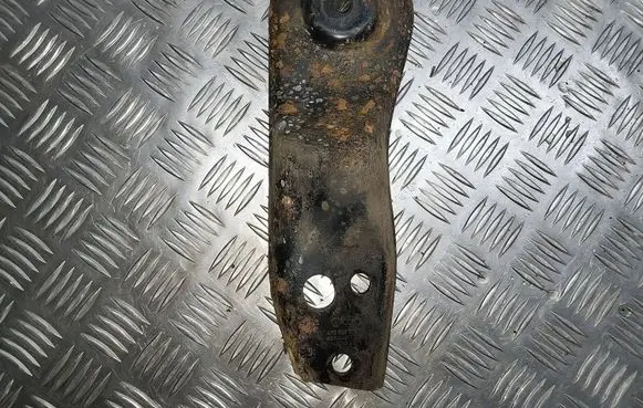 Audi A6 S6 C6 4F Engine mounting bracket 4F0505220B