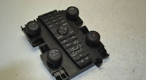 Volvo V50 Climate control unit 8697155
