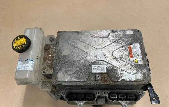 Toyota Prius (XW30) Voltage converter inverter G9200-33020 G920033020