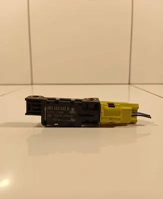 Audi A3 S3 A3 Sportback 8P Airbag deployment crash/impact sensor 4B0959643D 011098 170605