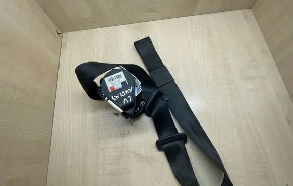 Audi A3 S3 A3 Sportback 8P Front seatbelt 8P3857705B 601853900D 040336