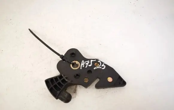 Renault Laguna II Seat back rest lock catch 8200001824