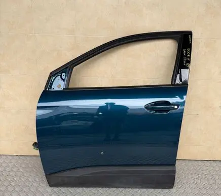 Peugeot 5008 II Front door