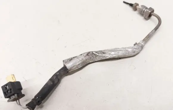 Mercedes-Benz CLA C117 X117 W117 Exhaust gas temperature sensor A0009058005