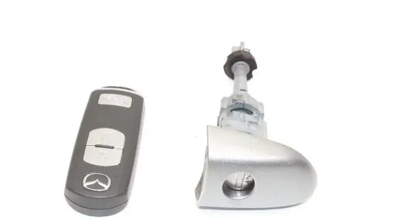 Mazda 3 II Ignition key/card SKE13E01