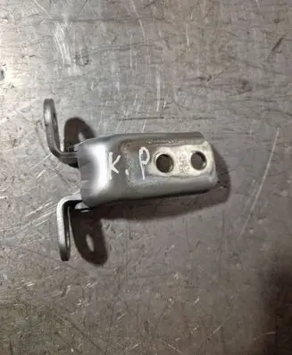 Toyota Camry VIII XV70 Front door upper hinge 