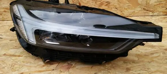 Volvo XC60 Headlight/headlamp 32337379