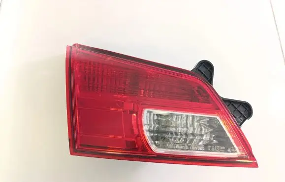 Subaru Legacy Rear/tail lights 13220072