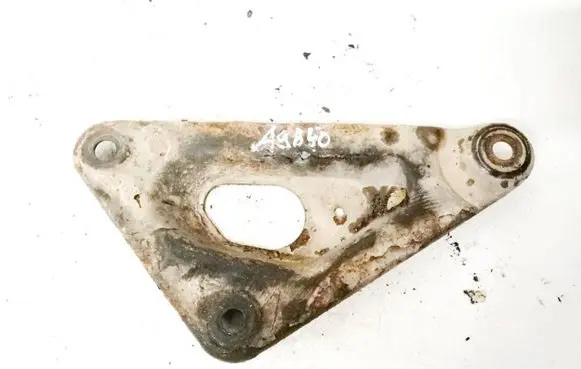 Opel Astra H Engine mounting bracket