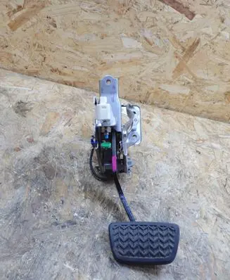 Lexus IS III XE30 Brake pedal 