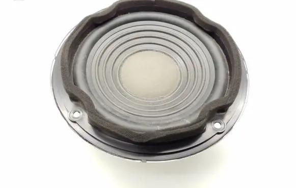 Suzuki Kizashi Subwoofer speaker 3910457L00