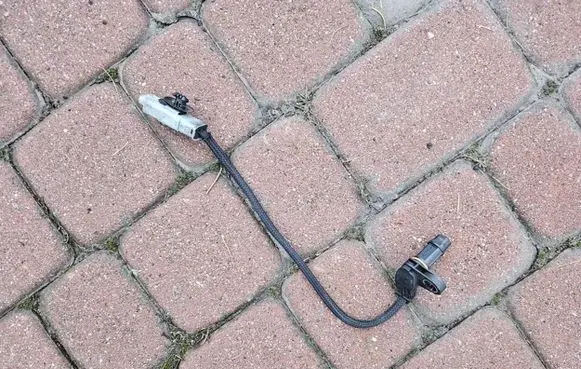 Opel Combo E ABS brake wheel speed sensor 9816032380