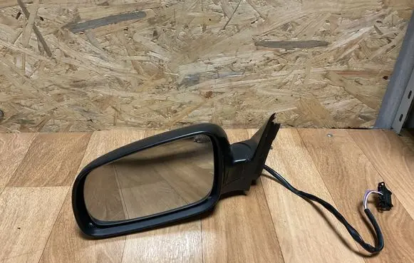 Volkswagen PASSAT B5 Front door electric wing mirror 3B0857933 E1020479