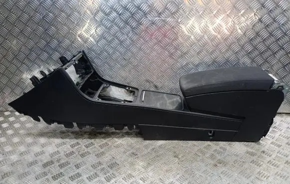 Volkswagen PASSAT B6 Center console