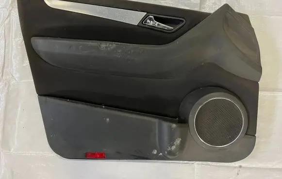 Mercedes-Benz B W245 Front door card panel trim A1697201570 3295059F04000 W169115008