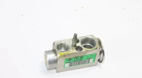 Ford Focus Air conditioning (A/C) expansion valve AV6N19849AB