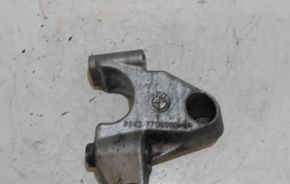 BMW 5 E60 E61 Power steering pump mounting bracket 7788596