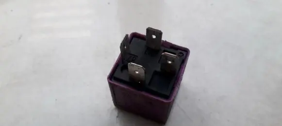 Volkswagen PASSAT B5.5 Other relay 431951253G