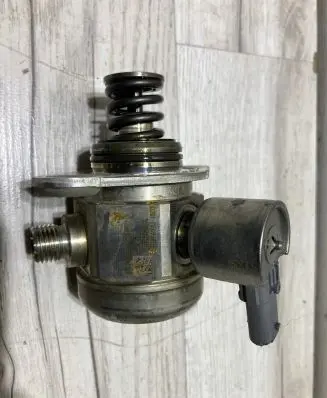 BMW 5 F10 F11 Fuel injection high pressure pump 8604231