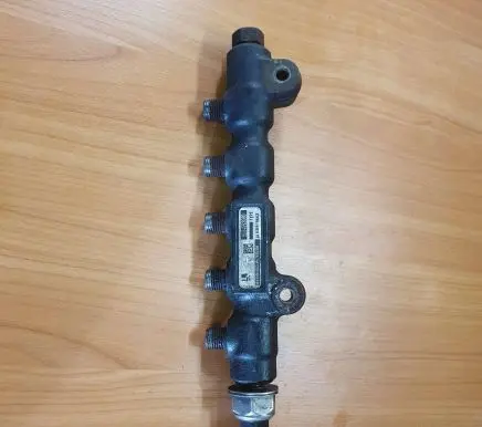Ford Focus Fuel main line pipe 9654592680 061992040220 7655358