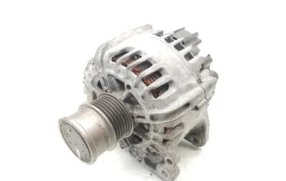 Seat Leon (5F) Generator/alternator 04E903015