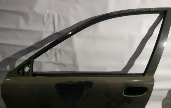 Volvo S40, V40 Front door juodos