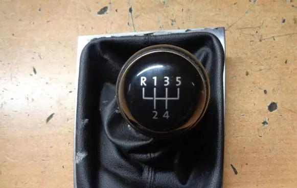 Volkswagen Golf VII Gear shifter/selector 5G2711113