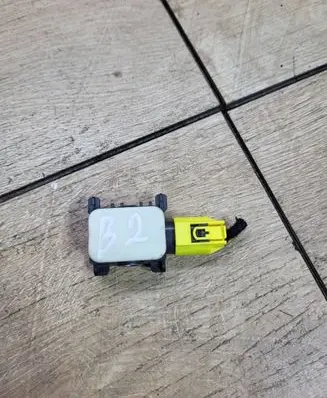 Mercedes-Benz GL X164 Airbag deployment crash/impact sensor 0038202826 261006 403007