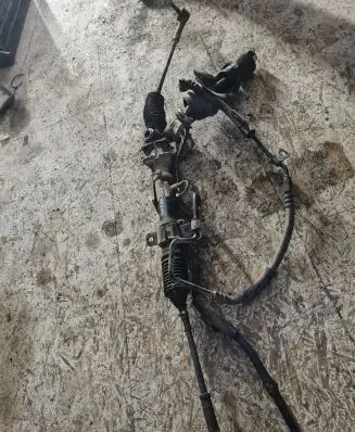 Mazda 626 Steering rack 585747