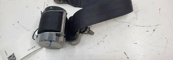 Nissan Leaf I (ZE0) Rear seatbelt 624239501D