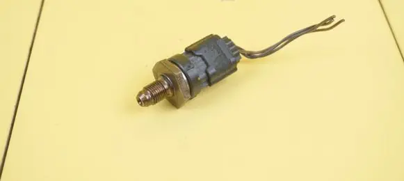 Ford Kuga II Fuel pressure sensor DS7G9F972EA M8MA