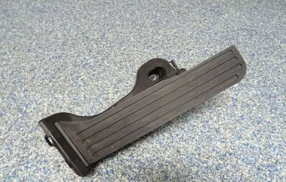 Volkswagen Jetta VI Accelerator throttle pedal 1K1723503AR