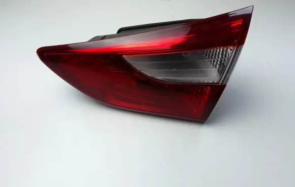 Tailgate rear/tail lights