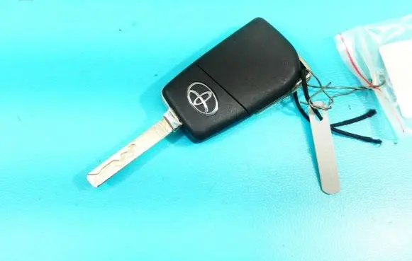 Engine ECU kit and lock set