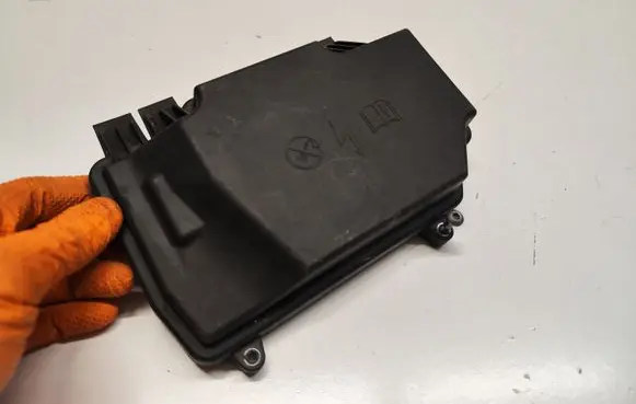 Mercedes-Benz GLC X253 C253 Fuse box cover A2055402428
