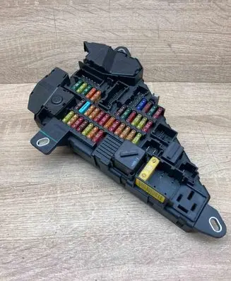BMW 5 E60 E61 Fuse module 6906588 518811047