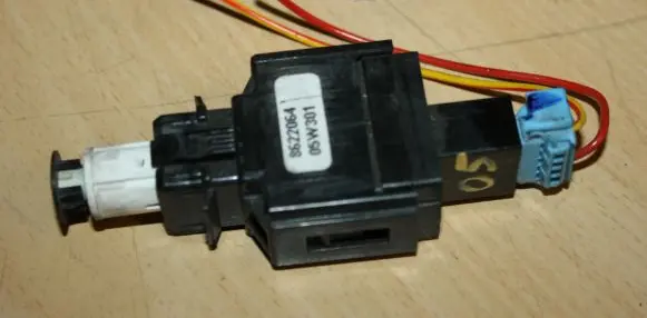 Volvo S60 Brake pedal sensor switch 8622064