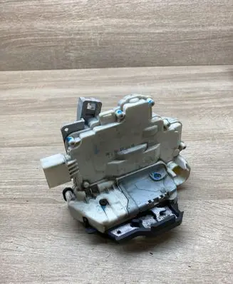 Audi A4 S4 B7 8E 8H Front door lock 8E1837015AA