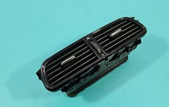 Renault Clio IV Dash center air vent grill 687502204R IMPRK1580731