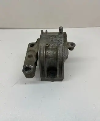 Volkswagen Golf V Engine mount bracket 1K0199262