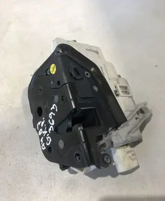 Audi A4 S4 B7 8E 8H Rear door lock 8E0839015AA