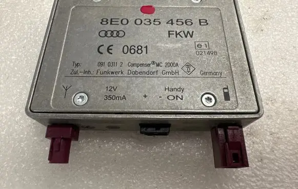 Audi A4 S4 B6 8E 8H Antenna control unit 8E0035456B