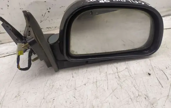 Mitsubishi Galant Front door electric wing mirror E4012091